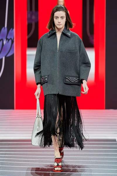 Look 26